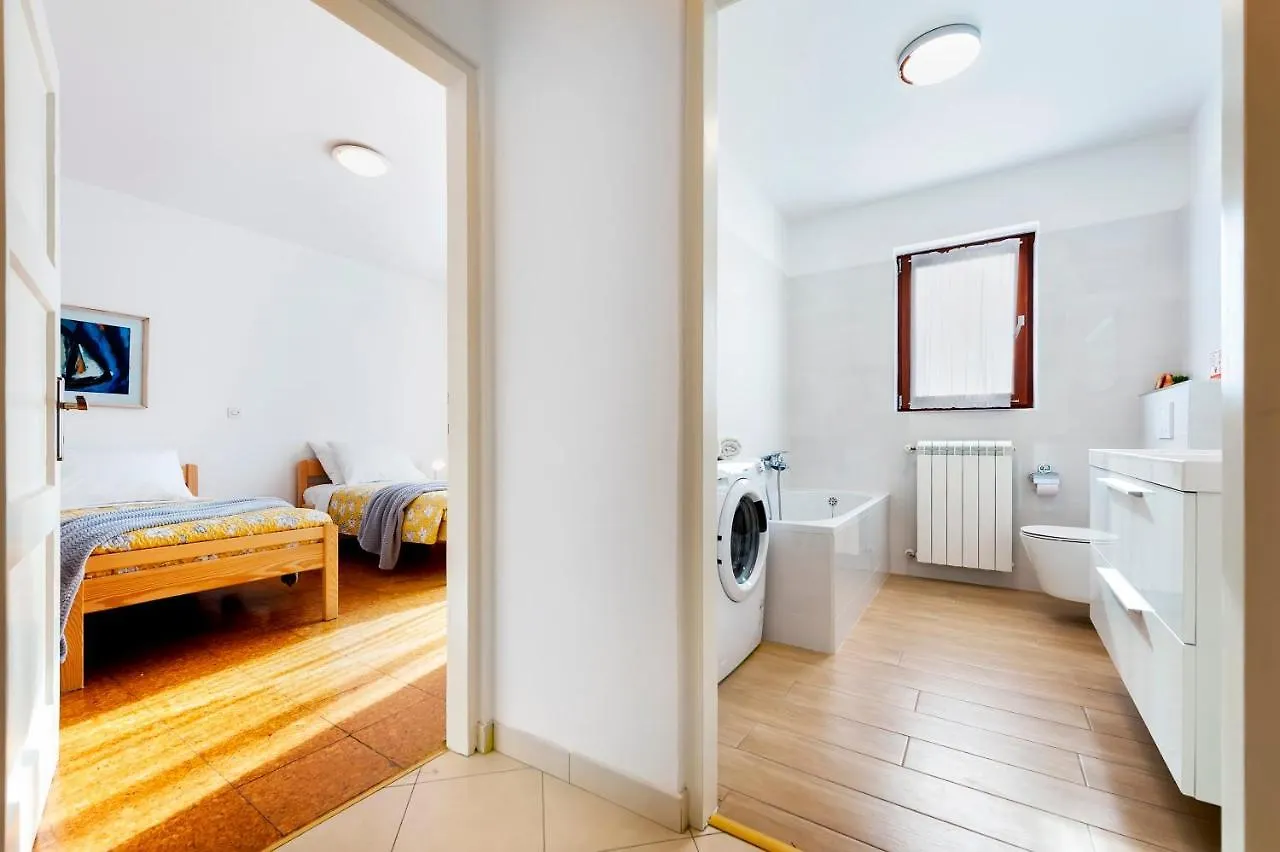 Room And Apartments Mimi Rovinj 3*,  Croacia