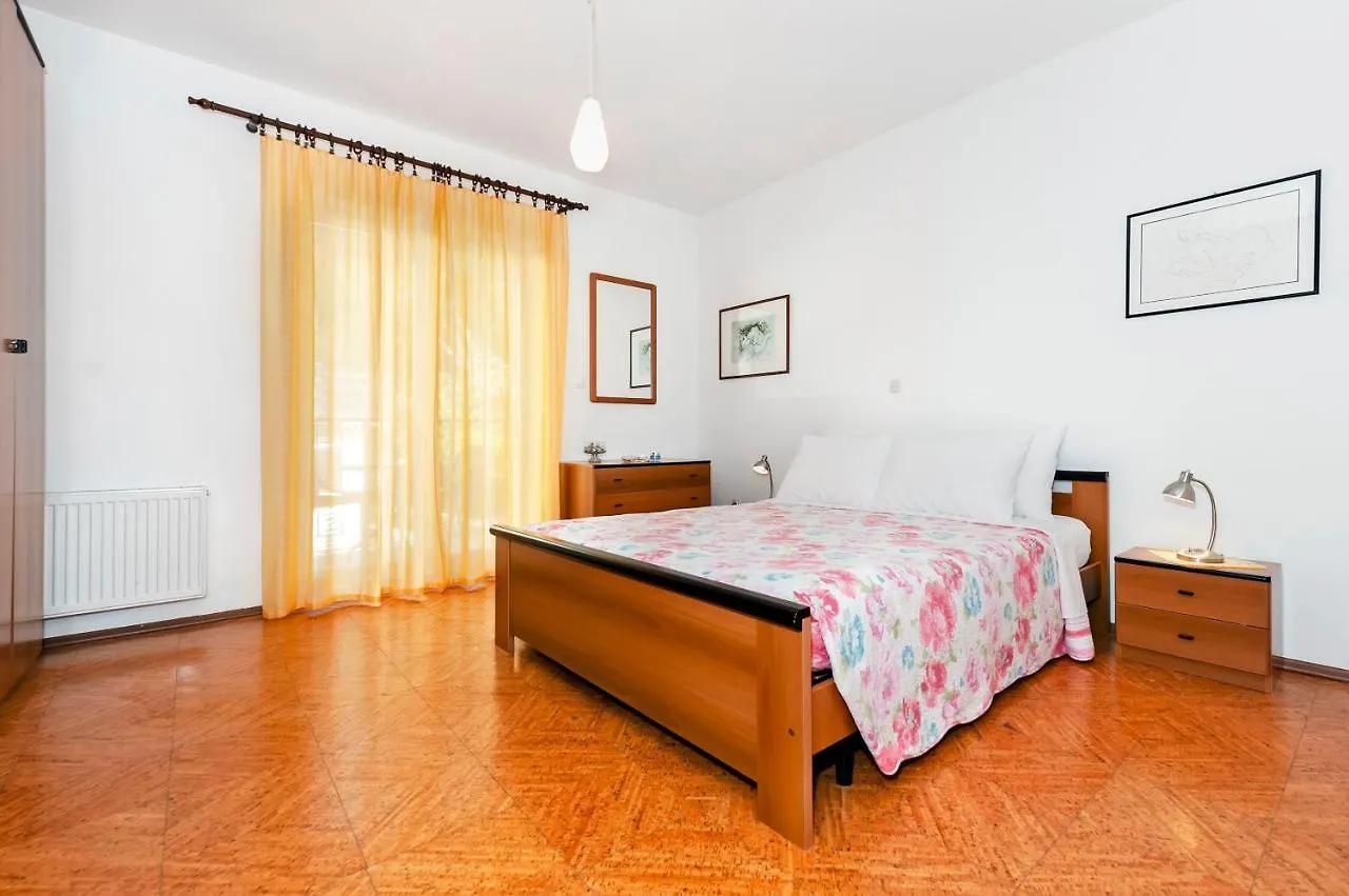 Room And Apartments Mimi Rovinj Pensión