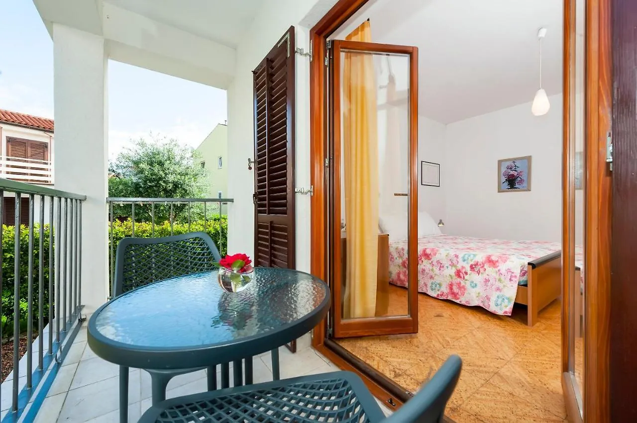 Room And Apartments Mimi Rovinj
